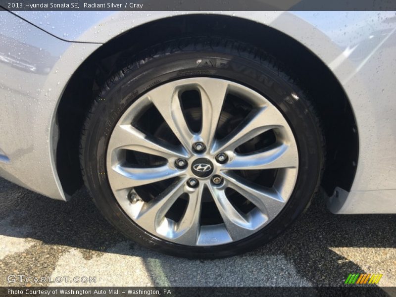 Radiant Silver / Gray 2013 Hyundai Sonata SE