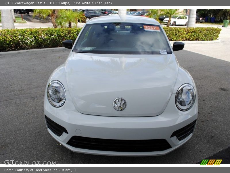 Pure White / Titan Black 2017 Volkswagen Beetle 1.8T S Coupe