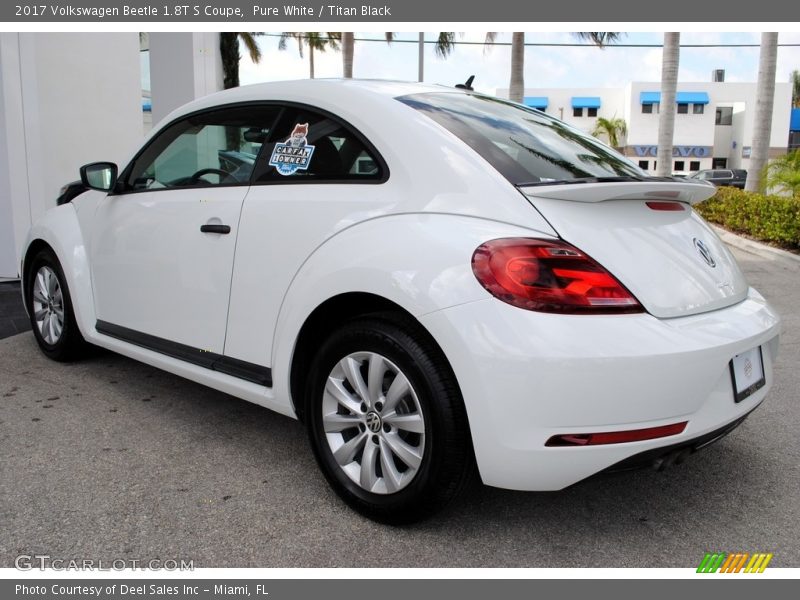 Pure White / Titan Black 2017 Volkswagen Beetle 1.8T S Coupe