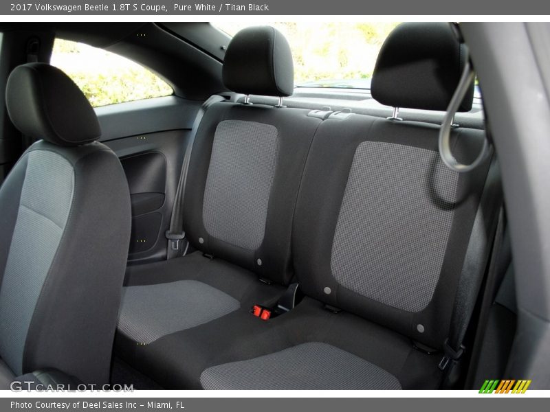 Pure White / Titan Black 2017 Volkswagen Beetle 1.8T S Coupe