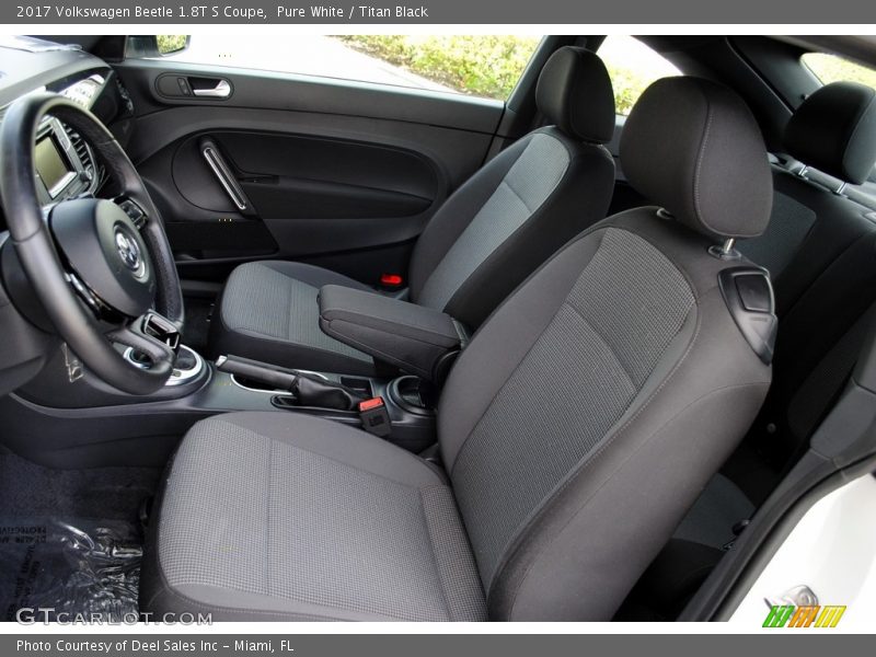 Pure White / Titan Black 2017 Volkswagen Beetle 1.8T S Coupe