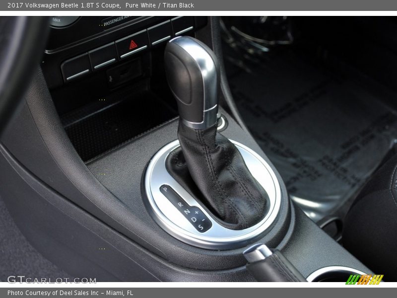 Pure White / Titan Black 2017 Volkswagen Beetle 1.8T S Coupe