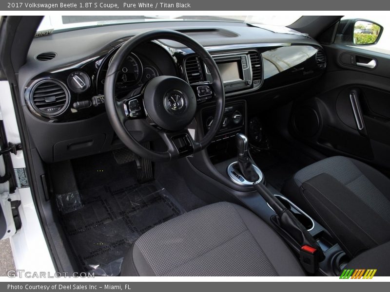 Pure White / Titan Black 2017 Volkswagen Beetle 1.8T S Coupe
