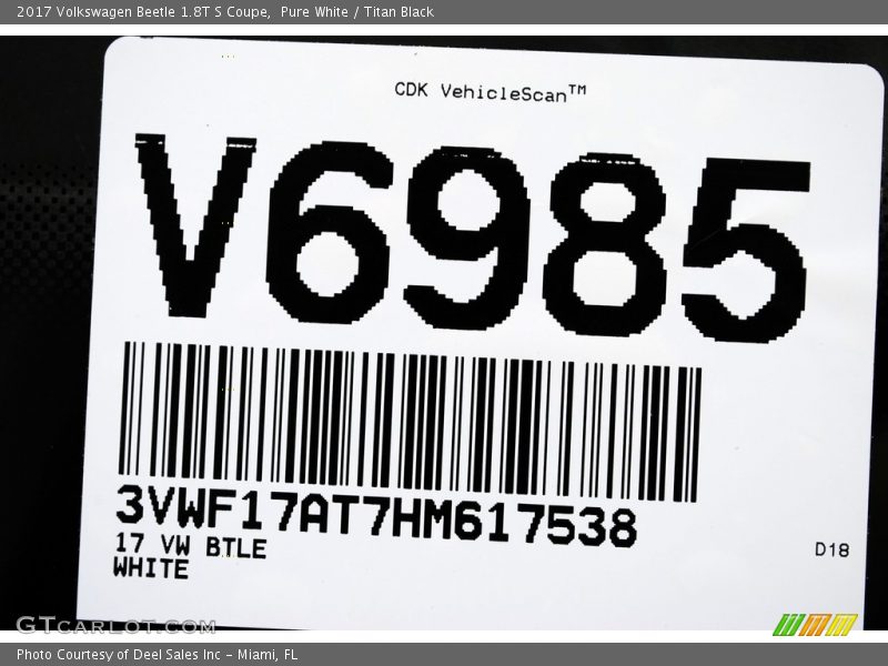 Pure White / Titan Black 2017 Volkswagen Beetle 1.8T S Coupe