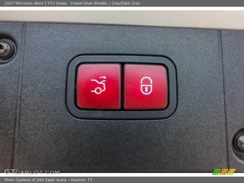 Iridium Silver Metallic / Grey/Dark Grey 2007 Mercedes-Benz S 550 Sedan