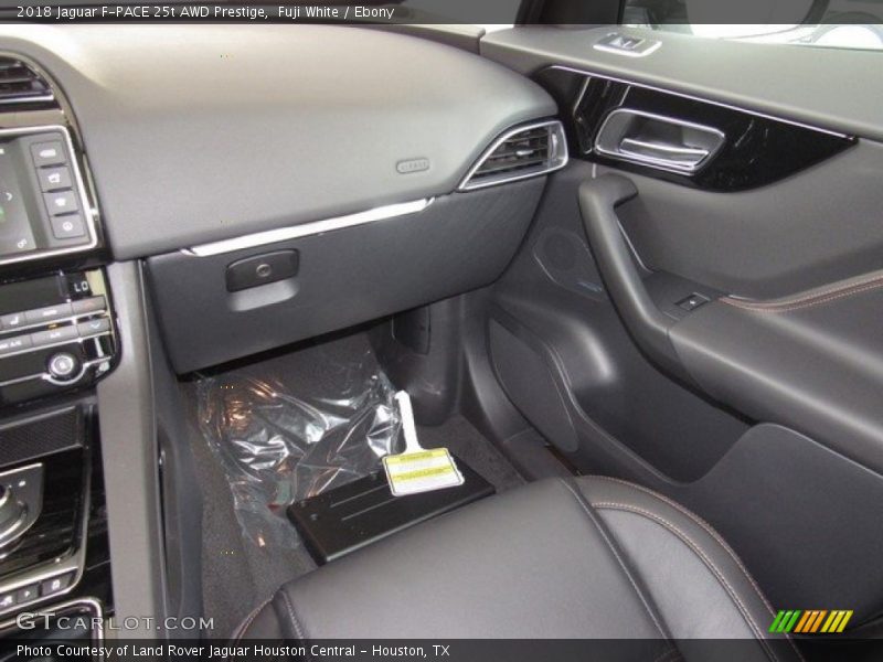 Fuji White / Ebony 2018 Jaguar F-PACE 25t AWD Prestige