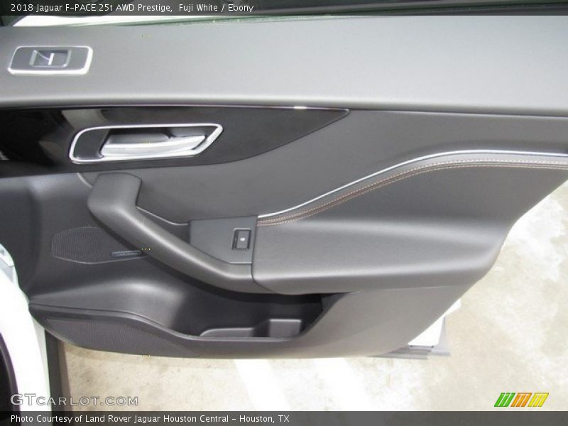 Fuji White / Ebony 2018 Jaguar F-PACE 25t AWD Prestige