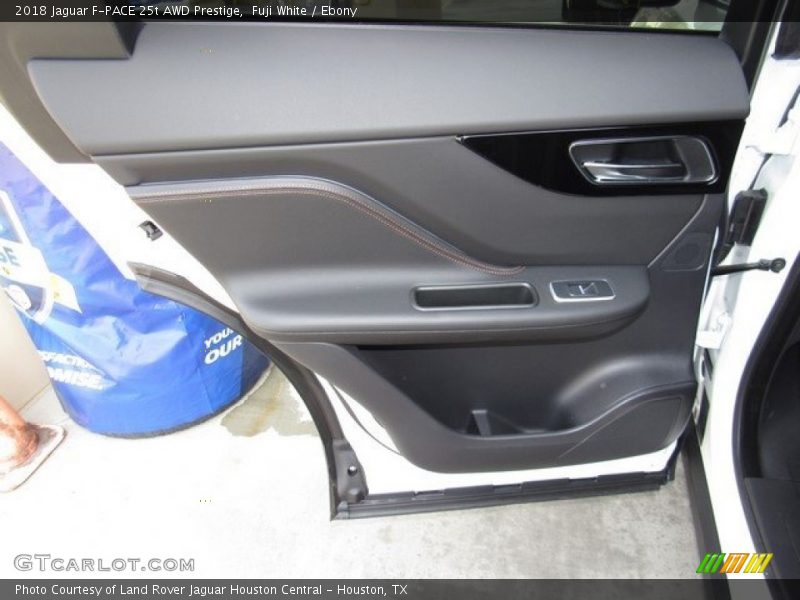 Fuji White / Ebony 2018 Jaguar F-PACE 25t AWD Prestige