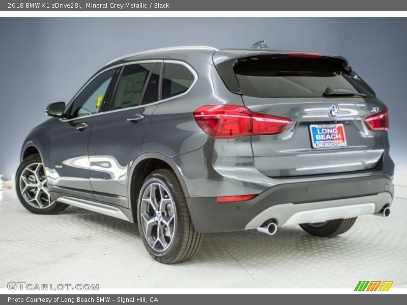 Mineral Grey Metallic / Black 2018 BMW X1 sDrive28i