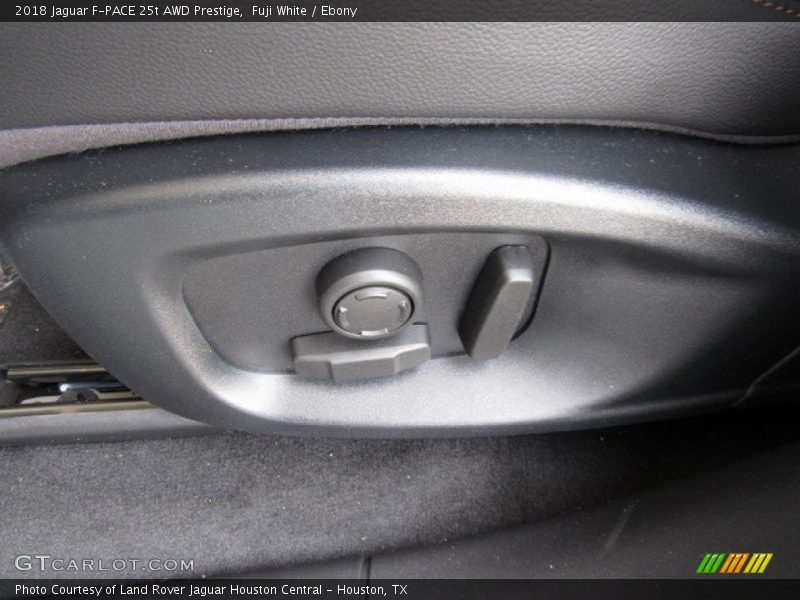 Fuji White / Ebony 2018 Jaguar F-PACE 25t AWD Prestige
