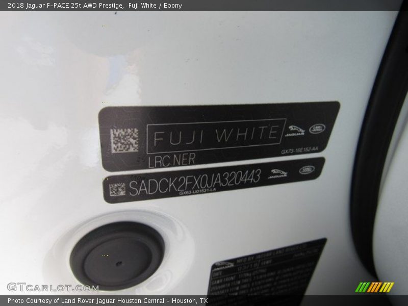 Fuji White / Ebony 2018 Jaguar F-PACE 25t AWD Prestige