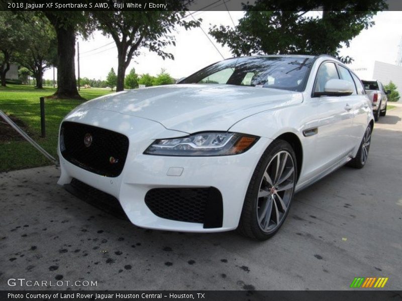 Front 3/4 View of 2018 XF Sportbrake S AWD