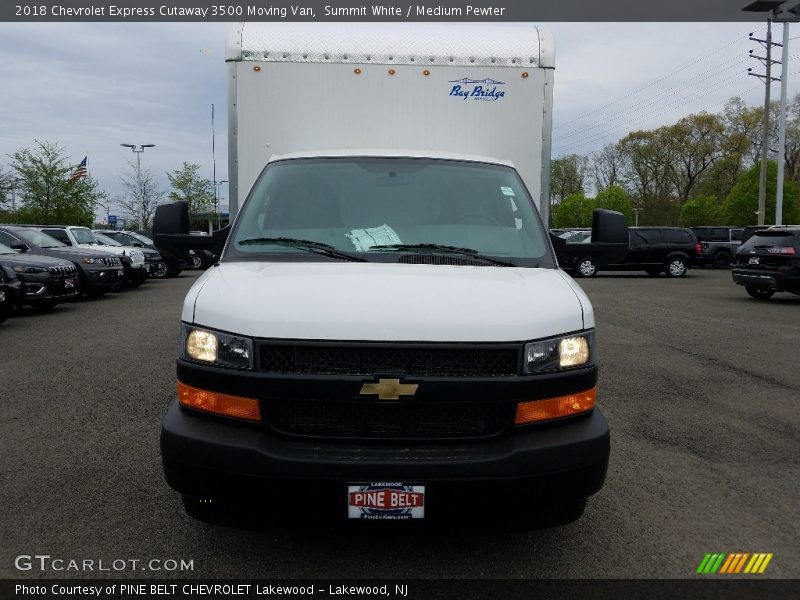 Summit White / Medium Pewter 2018 Chevrolet Express Cutaway 3500 Moving Van