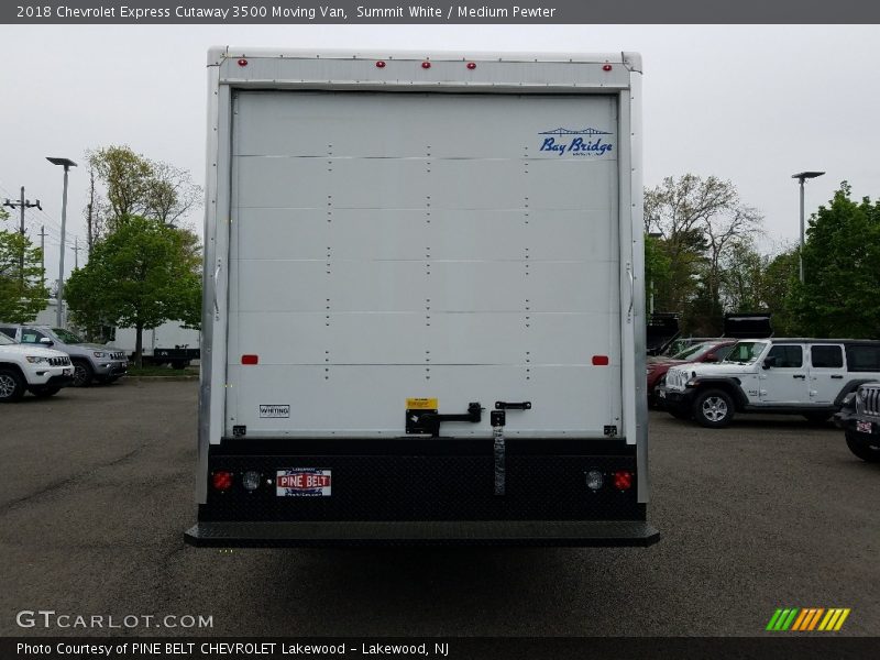 Summit White / Medium Pewter 2018 Chevrolet Express Cutaway 3500 Moving Van