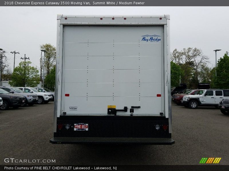 Summit White / Medium Pewter 2018 Chevrolet Express Cutaway 3500 Moving Van