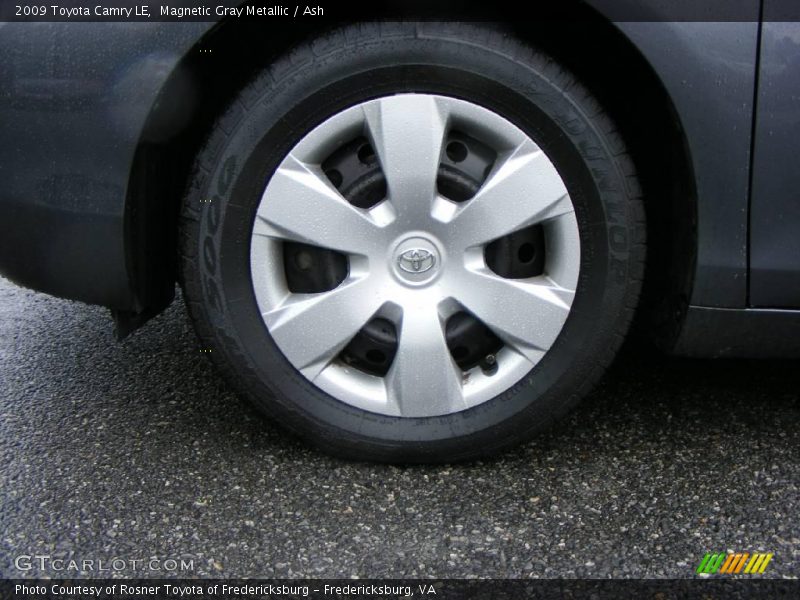 Magnetic Gray Metallic / Ash 2009 Toyota Camry LE