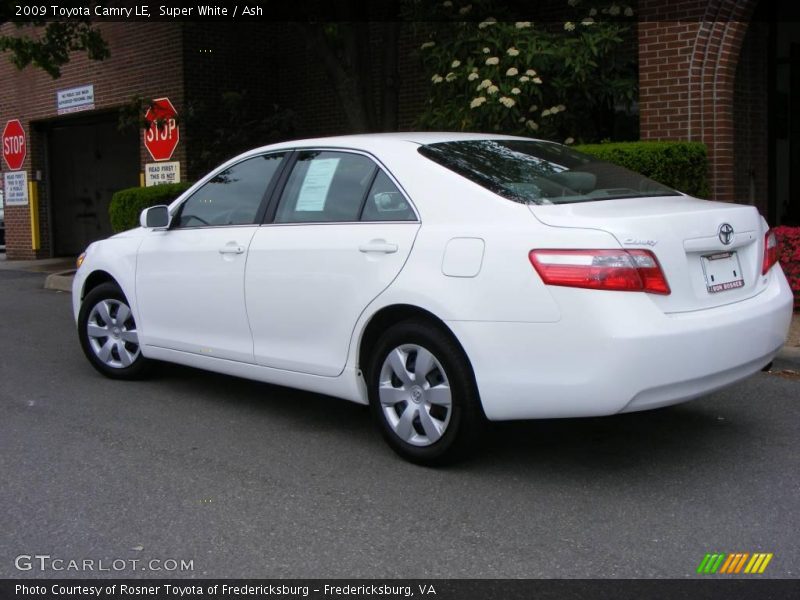 Super White / Ash 2009 Toyota Camry LE