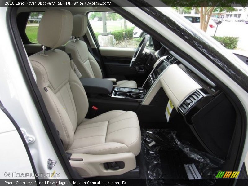 Fuji White / Acorn/Ebony 2018 Land Rover Discovery HSE