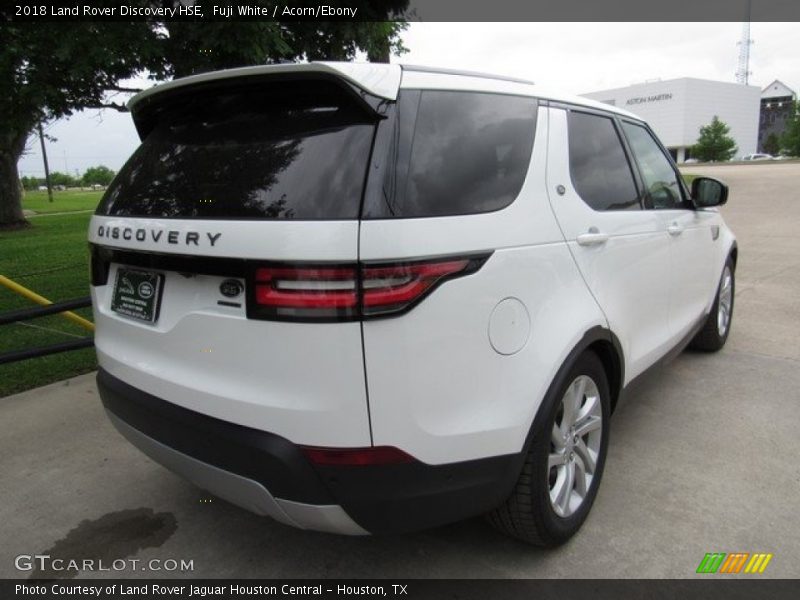 Fuji White / Acorn/Ebony 2018 Land Rover Discovery HSE