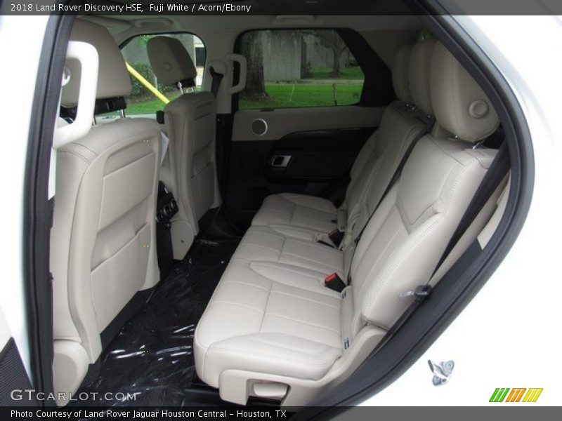 Fuji White / Acorn/Ebony 2018 Land Rover Discovery HSE