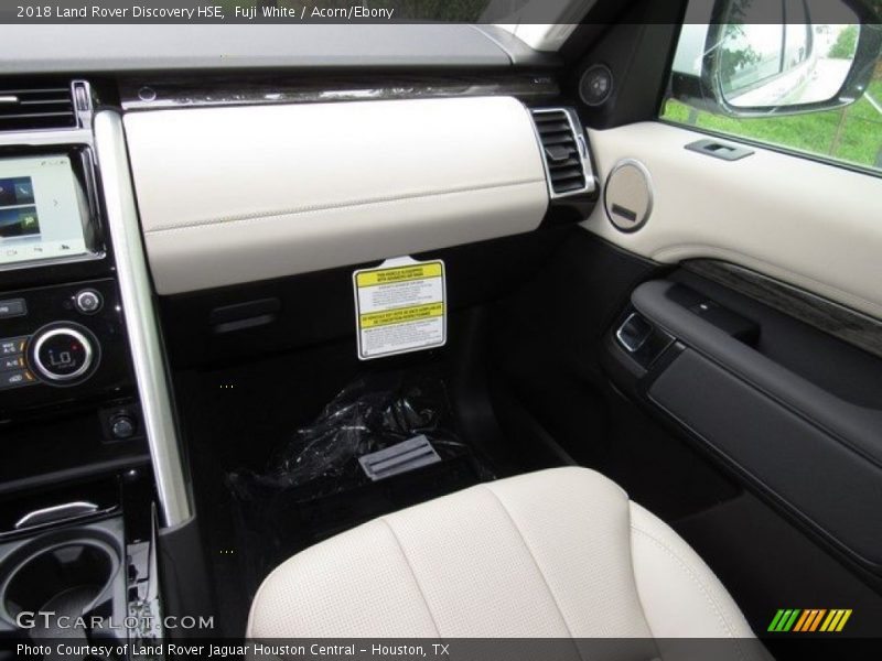 Fuji White / Acorn/Ebony 2018 Land Rover Discovery HSE