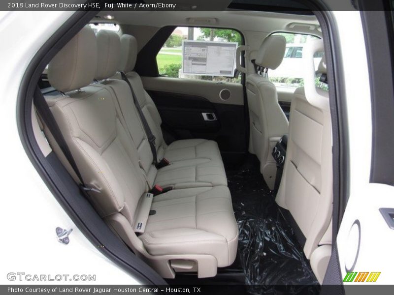 Fuji White / Acorn/Ebony 2018 Land Rover Discovery HSE