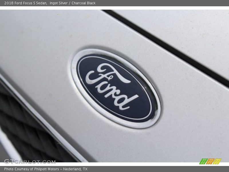 Ingot Silver / Charcoal Black 2018 Ford Focus S Sedan