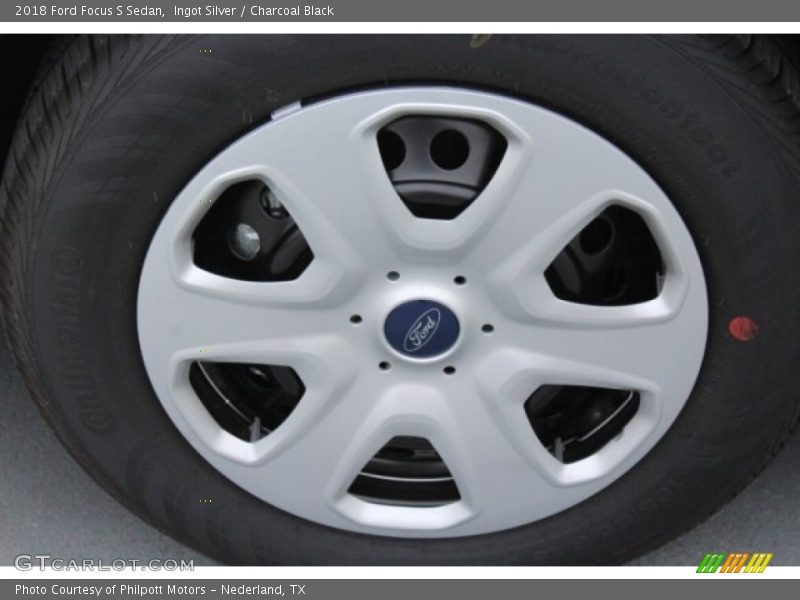 Ingot Silver / Charcoal Black 2018 Ford Focus S Sedan