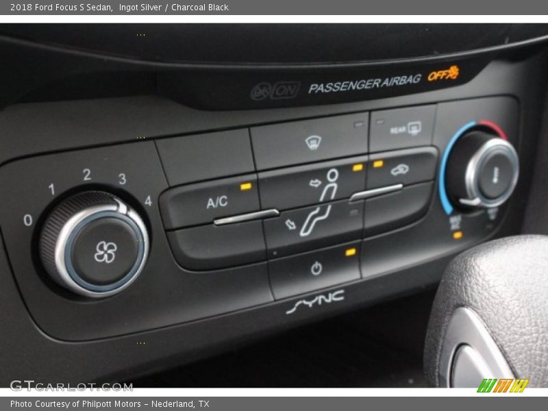 Ingot Silver / Charcoal Black 2018 Ford Focus S Sedan