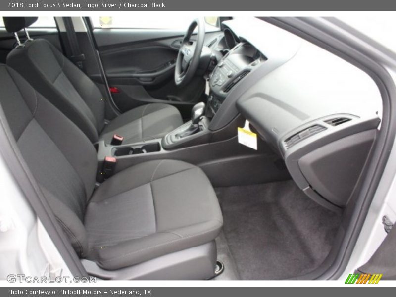 Ingot Silver / Charcoal Black 2018 Ford Focus S Sedan