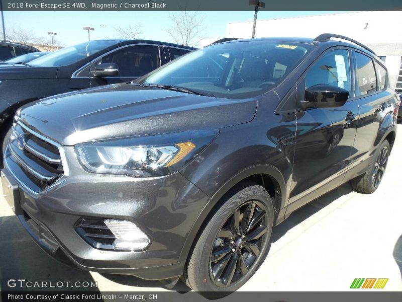 Magnetic / Charcoal Black 2018 Ford Escape SE 4WD