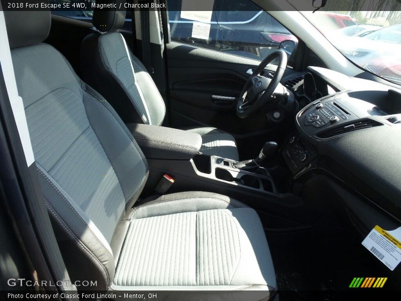 Magnetic / Charcoal Black 2018 Ford Escape SE 4WD