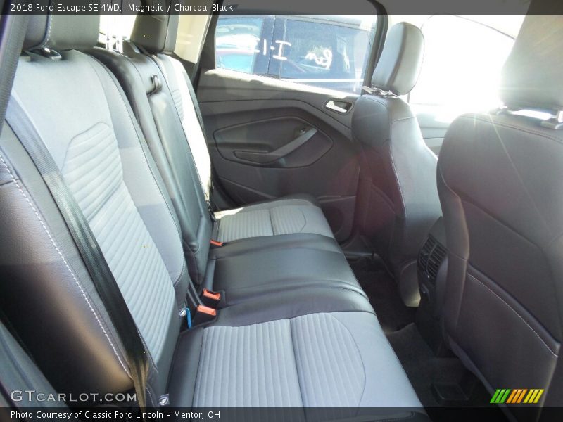 Magnetic / Charcoal Black 2018 Ford Escape SE 4WD