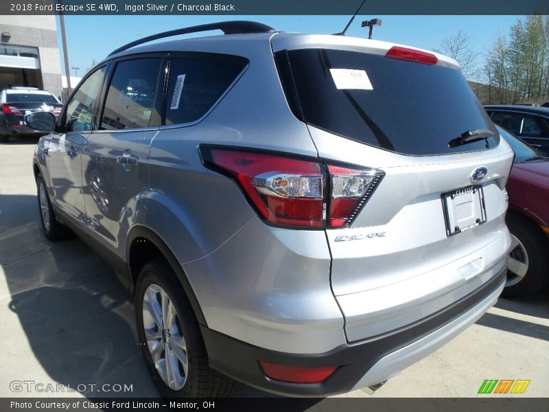 Ingot Silver / Charcoal Black 2018 Ford Escape SE 4WD