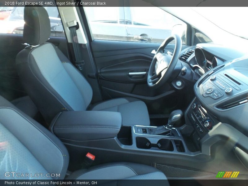 Ingot Silver / Charcoal Black 2018 Ford Escape SE 4WD