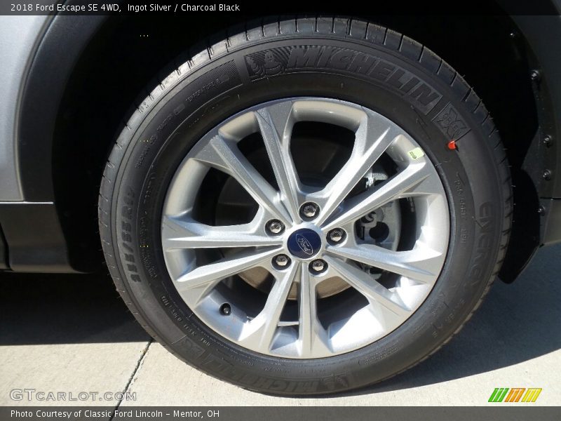 Ingot Silver / Charcoal Black 2018 Ford Escape SE 4WD