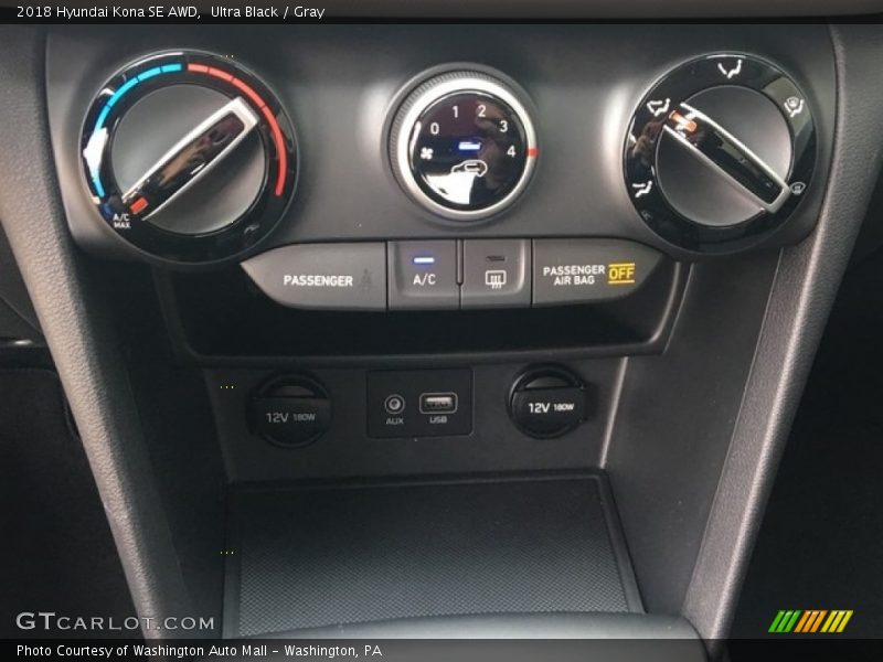 Ultra Black / Gray 2018 Hyundai Kona SE AWD
