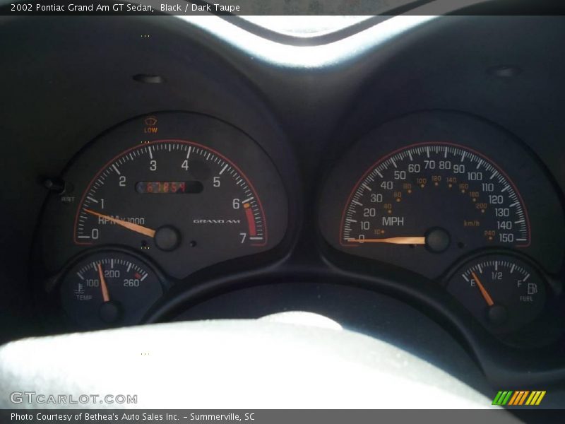 Black / Dark Taupe 2002 Pontiac Grand Am GT Sedan
