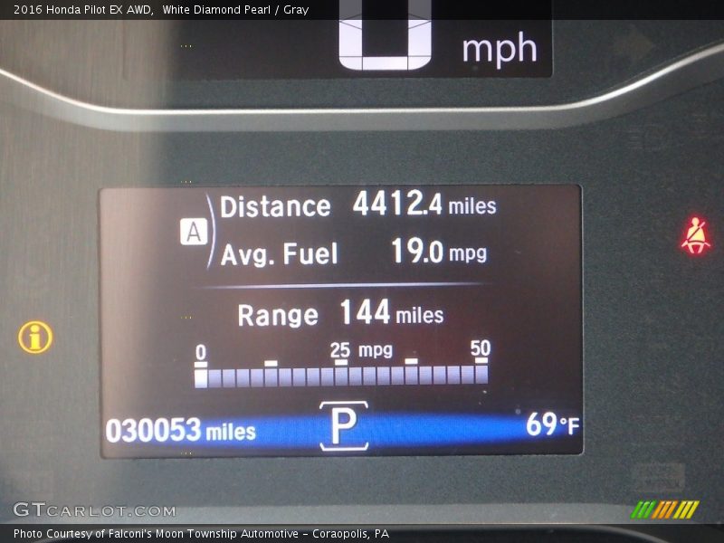 White Diamond Pearl / Gray 2016 Honda Pilot EX AWD