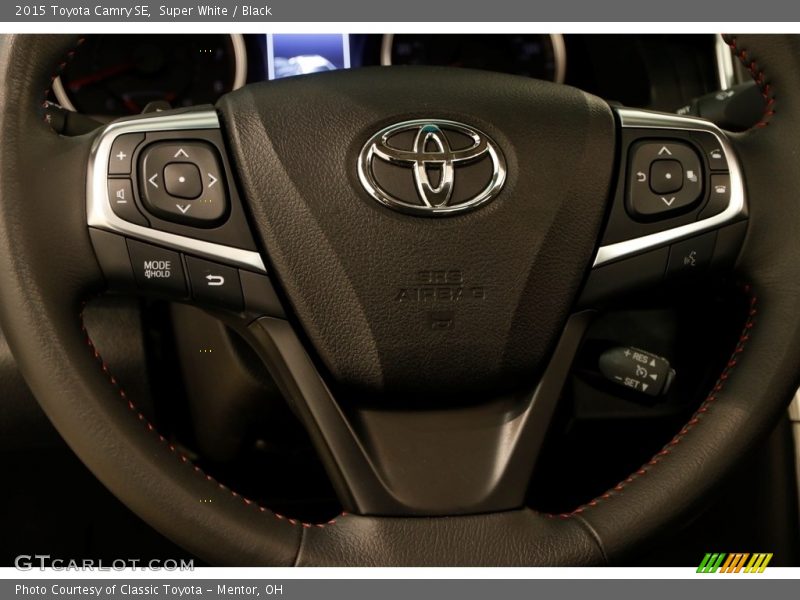 Super White / Black 2015 Toyota Camry SE