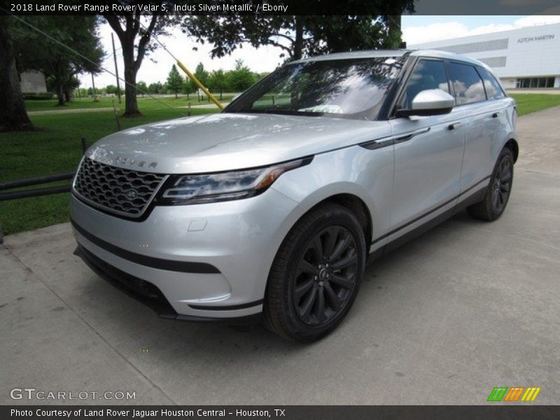 Front 3/4 View of 2018 Range Rover Velar S