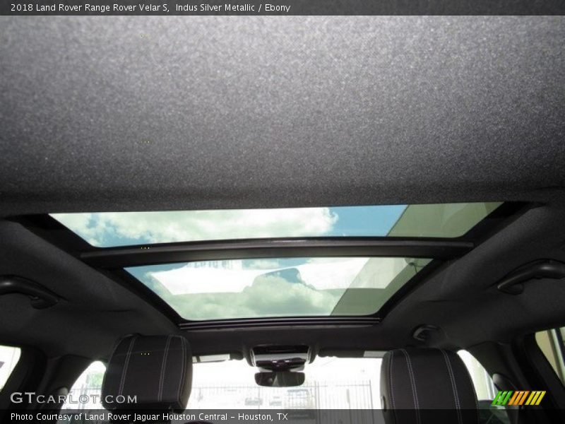 Indus Silver Metallic / Ebony 2018 Land Rover Range Rover Velar S