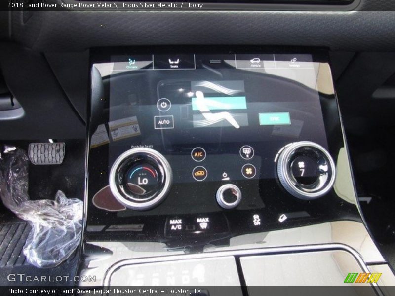 Indus Silver Metallic / Ebony 2018 Land Rover Range Rover Velar S