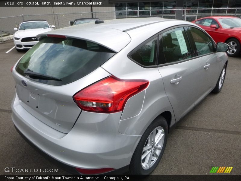 Ingot Silver / Charcoal Black 2018 Ford Focus SE Hatch