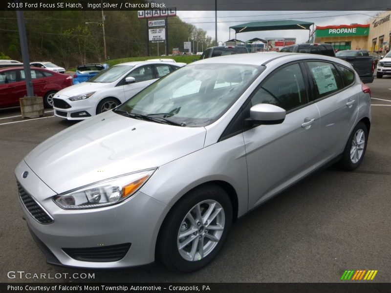 Ingot Silver / Charcoal Black 2018 Ford Focus SE Hatch