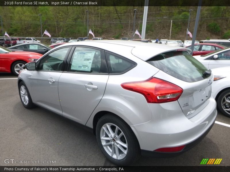Ingot Silver / Charcoal Black 2018 Ford Focus SE Hatch