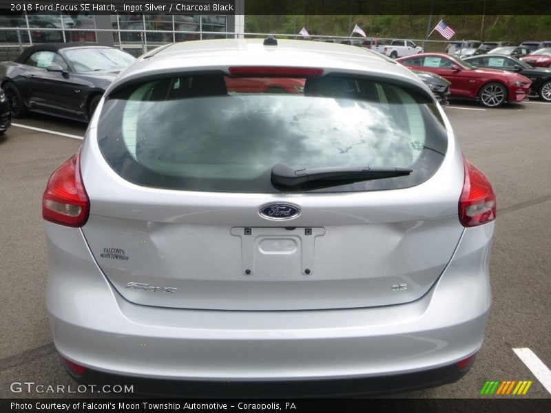Ingot Silver / Charcoal Black 2018 Ford Focus SE Hatch