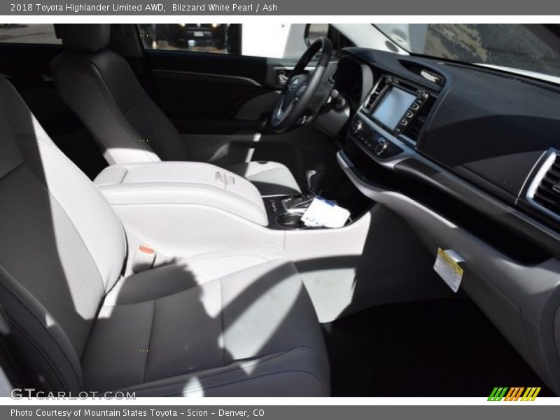 Blizzard White Pearl / Ash 2018 Toyota Highlander Limited AWD