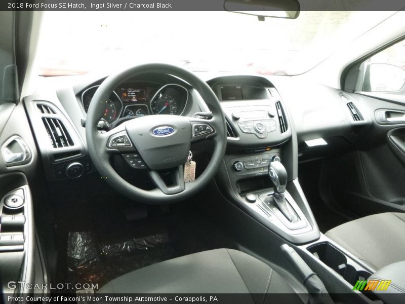 Ingot Silver / Charcoal Black 2018 Ford Focus SE Hatch