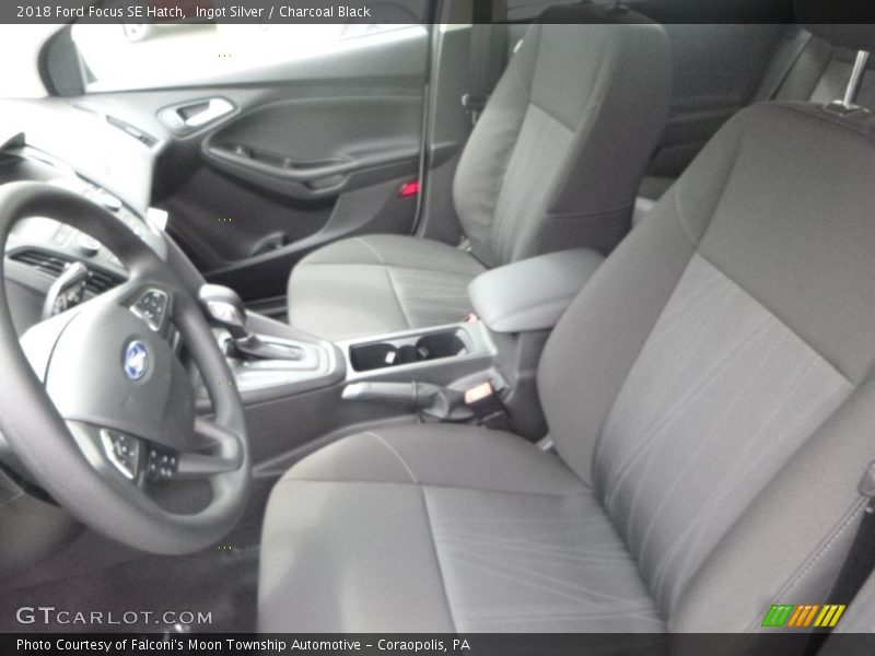 Ingot Silver / Charcoal Black 2018 Ford Focus SE Hatch